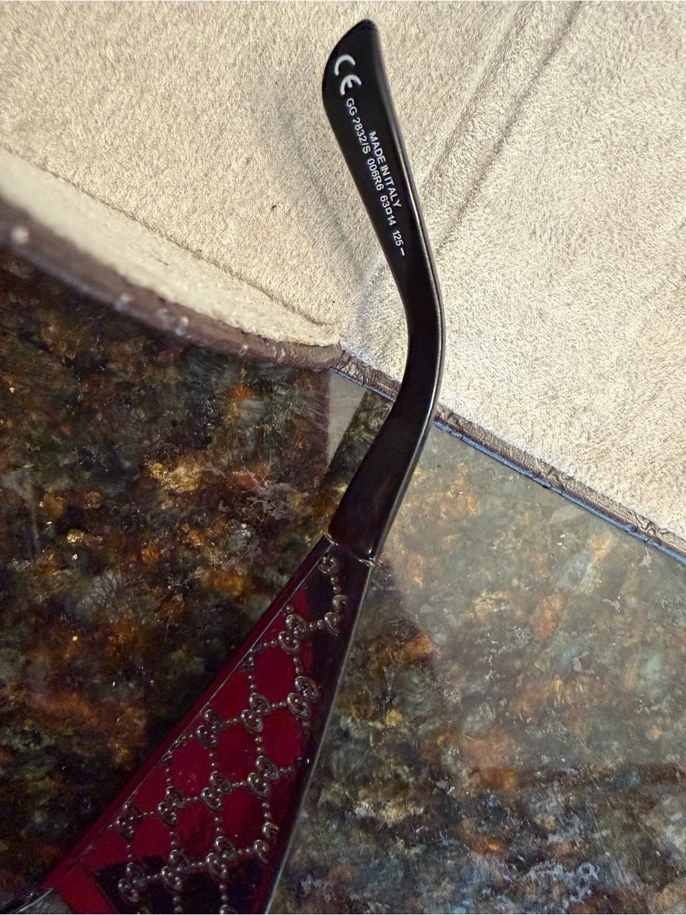 Gucci Black Men’s Sunglasses with Branded Case
